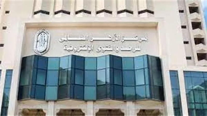 كيف تعرف المرأة أنها طَهُرتْ؟ ومتى تغتسل؟