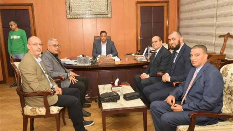 محافظ الدقهلية يستقبل مشرفي بعثة حج الجمعيات الأهلية
