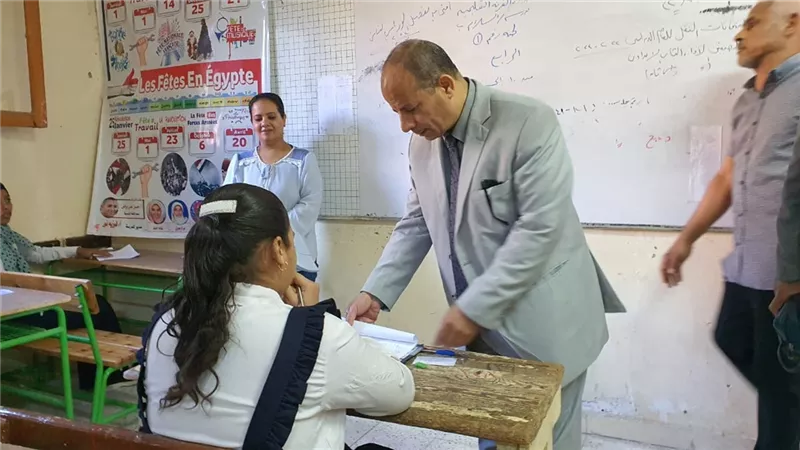 وكيل وزارة التعليم بالأقصر بجولة لمتابعة الامتحانات بمدارس القرنه