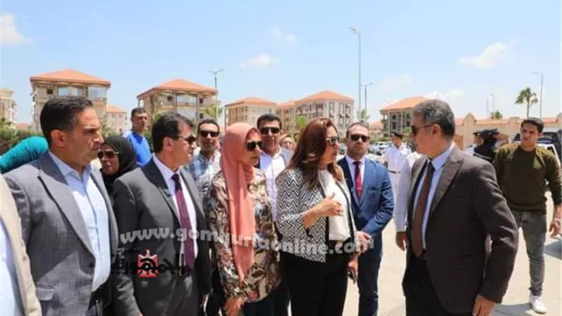 محافظ دمياط تشهد بدء تشغيل الأوتوبيسات السياحية برأس البر