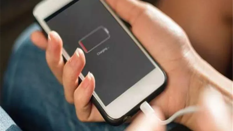 اخطاء شائعة احذر فعلها بهاتفك أثناء شحن الجهاز