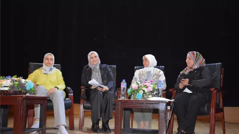 عميد بنات عين شمس يفتتح أسبوع العلم والمؤتمر السنوى للكلية