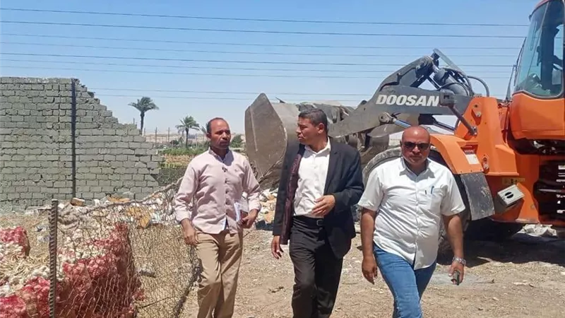 تسليم قطعة أرض مخصصة لإنشاء مدرسة ثانوي للأبنية التعليمية بالمنيا