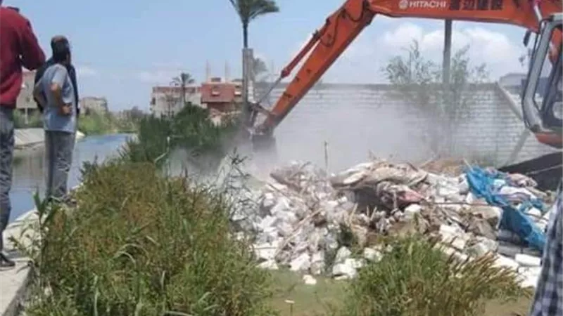 إزالة ١٧ حالة تعدى على أملاك الدولة بدمياط