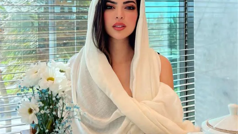 ميرنا جميل تبهر جمهورها بإطلالة جذابة فى أحدث ظهور .. صور