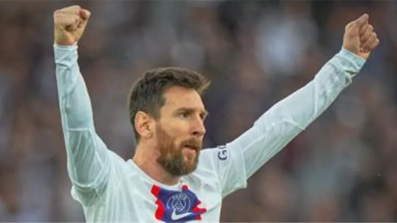 ناقد رياضي: ميسي لم يوقع للهلال السعودي حتى الآن