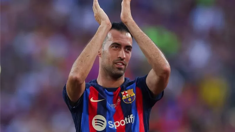 بوسكيتس يُحدد موعد رحيله عن برشلونة