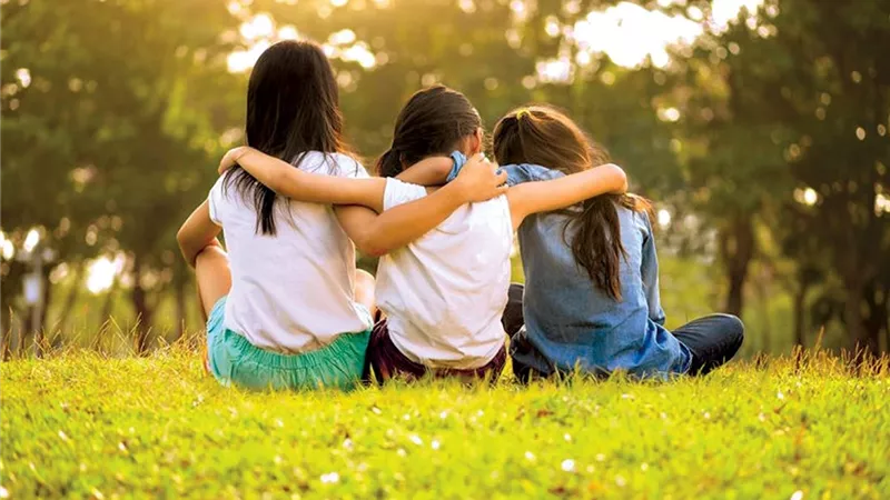 شروط الصحبة الصالحة وآدابها..يُفندها أستاذ الفقه