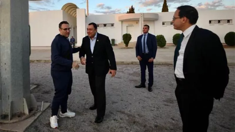 السفير المصرى فى مران الأهلى استعدادا للترجى بتونس