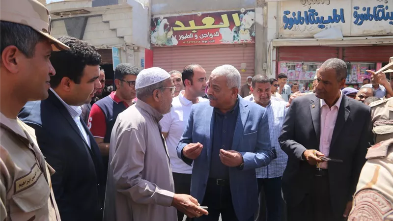 محافظ السويس بتفقد أعمال التطوير بنطاق حى فيصل