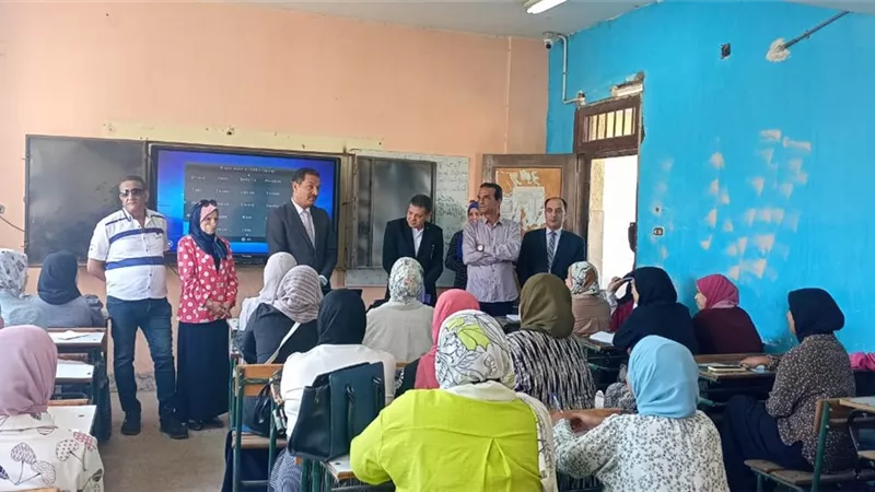 مدير تعليم الجيزة يتفقد تدريب المعلمين الجدد