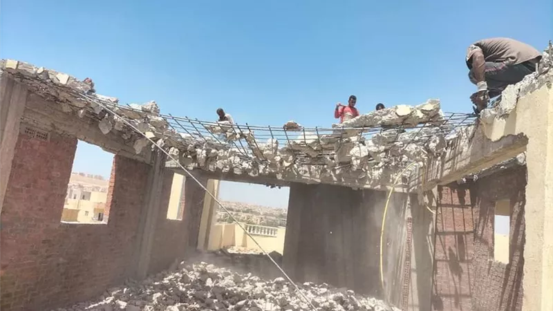 جهاز العبور يزيل دور مخالف وزيادة فى النسبة البنائية..بالصور