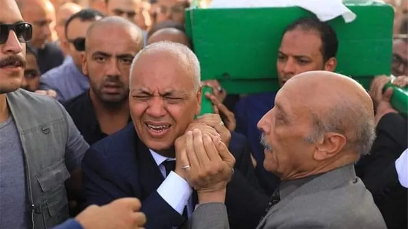 مصطفي بكري يكشف مفاجأة عن مرض شقيقه: يُصاب به شخص من 10 مليون