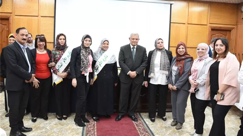 تكريم الأمهات المثاليات من العاملات بشركة مياه الاقصر