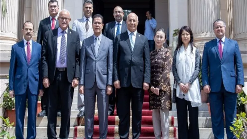 رئيس جامعة بنها يناقش سبل تعزيز التعاون مع وفد الهيئات اليابانية
