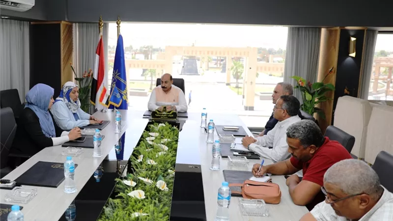 محافظ أسوان: الإسراع بمعدلات تنفيذ مشروع ممشى أهل مصر
