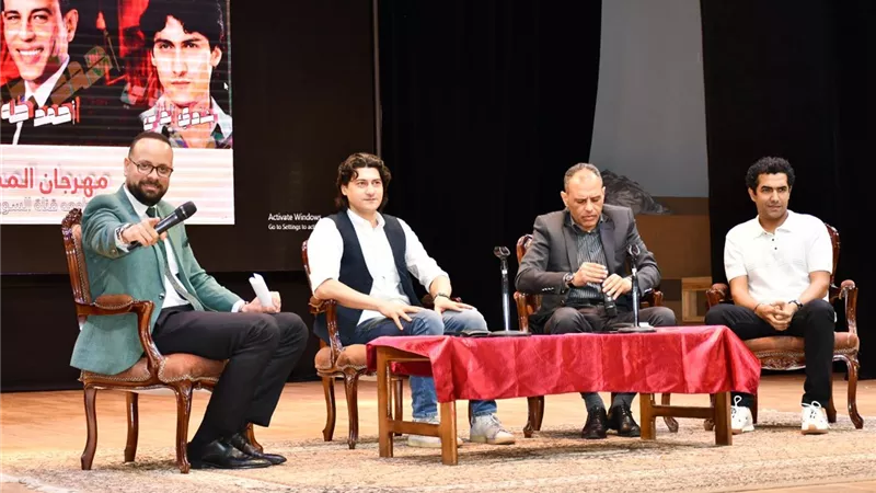 رئيس جامعة قناة السويس يشهد انطلاق مهرجان