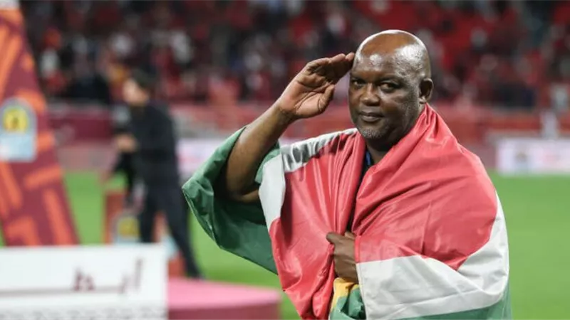 الأهلي السعودي يبحث عن مدرب عالمي لخلافة موسيماني