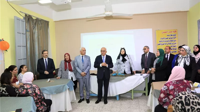 وزير التربيةوالتعليم يتفقد برنامج التدريب الذهني والبدني للمعلمين