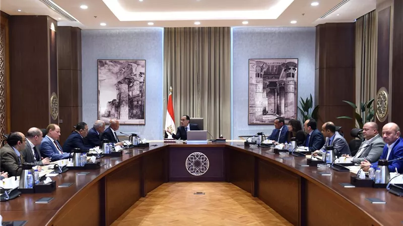 رئيس الوزراء يتابع جهود الهيئة المصرية للشراء الموحد