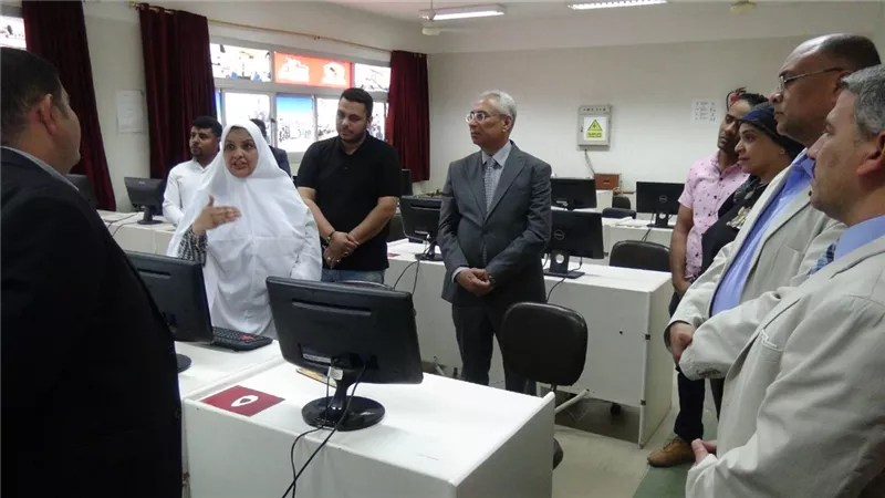 رئيس جامعة المنيا يتفقد معمل أماديوس لأنظمة حجز الطيران
