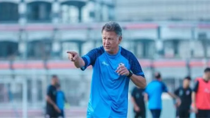 أوسوريو يوافق علي رحيل رباعي الزمالك ويتمسك بالمثلوثي