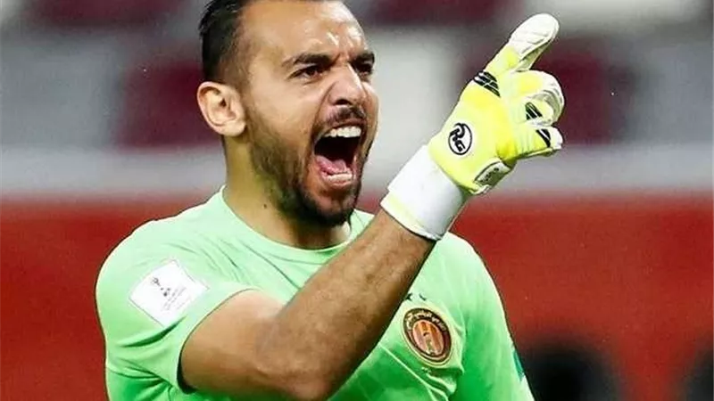ماذا قال محمد الشناوي عن غياب حارس مرمي الترجي؟