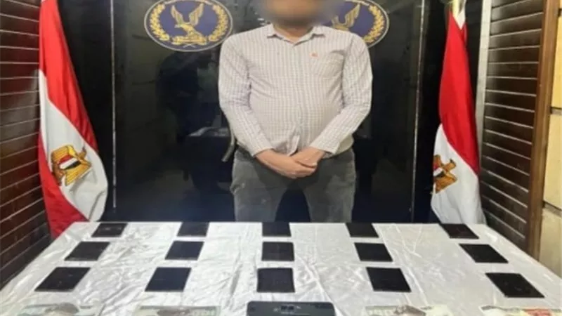 بينهم سيدة .. سقوط 3 تجار مزاج بالقاهرة