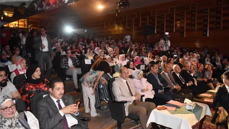 نائب محافظ المنيا يشهد حفل تخرج رياض الأطفال بمدارس النيل