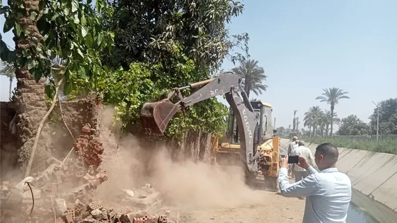 إزالة 259حالة تعد على الأراضى ببني سويف