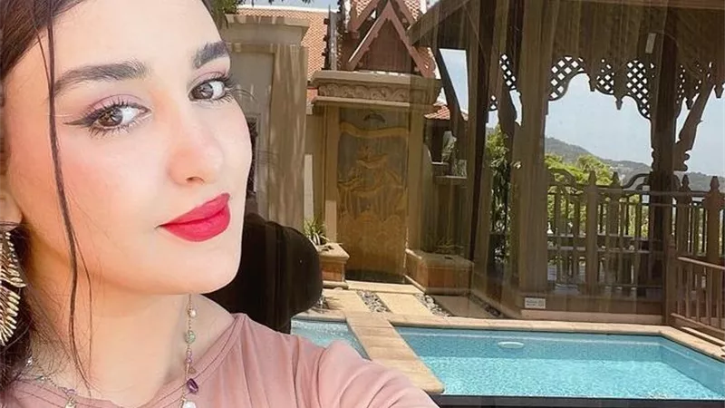 جيهان خليل تشعل السوشيال ميديا بإطلالة صيفية جذابة .. صور