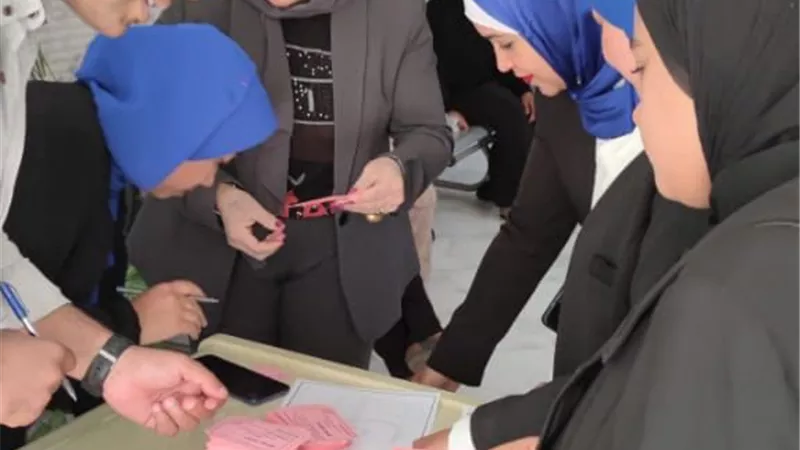 الكشف على ٦٥٠ مريض فى قافلة طبية بالأقصر