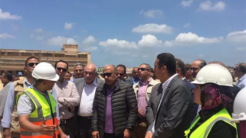 وزير قطاع الأعمال يتفقد تنفيذ المشروع القومي لتطوير الغزل والنسيج