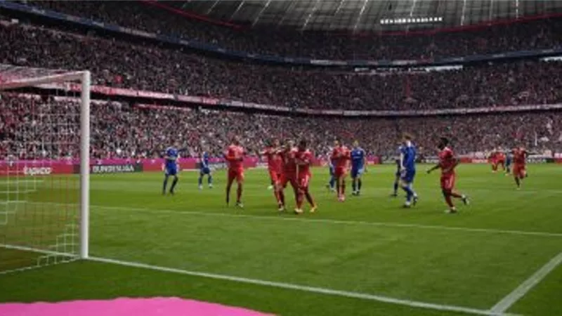 فيديو .. بايرن ميونخ يتقدم علي شالكة 2/0 في الشوط الأول