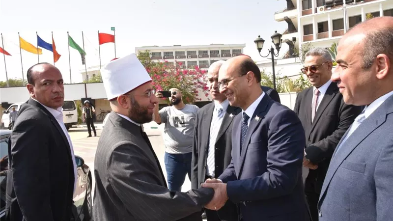 رئيس جامعة أسيوط يستقبل الدكتور أسامة الأزهري