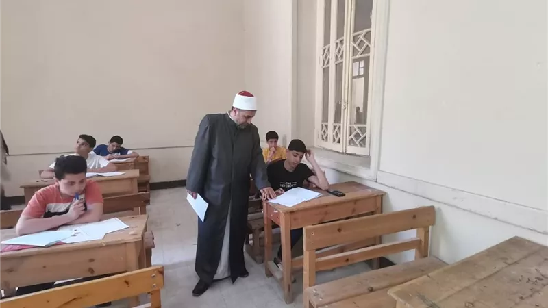 الهدوء يسود امتحانات النقل الثانوي والقراءات بأزهر الشرقية