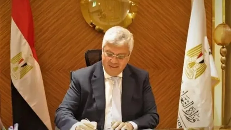 وزير التعليم العالى يشارك في الدورة 216 للمجلس التنفيذى لليونسكو
