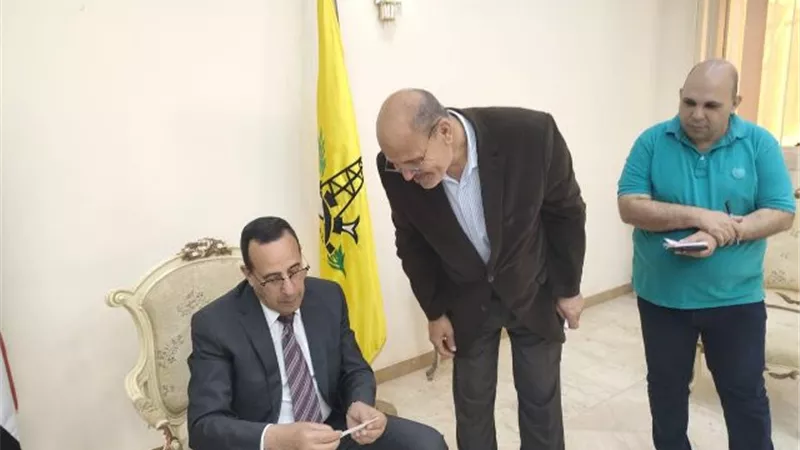 محافظ شمال سيناء يشهد القرعة العلنية على تأشيرات الحج الإضافية