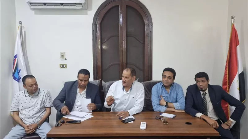 التدريب والتثقيف بحزب مستقبل وطن بقنا تعقد إجتماعا