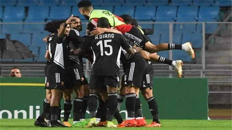 نصف الأهلي مهدد بالغياب عن النهائي بسبب تراكم البطاقات