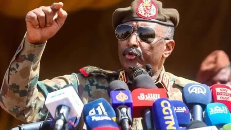 البرهان يقرر تجميد حسابات الدعم السريع وشركاتها فى بنوك السودان