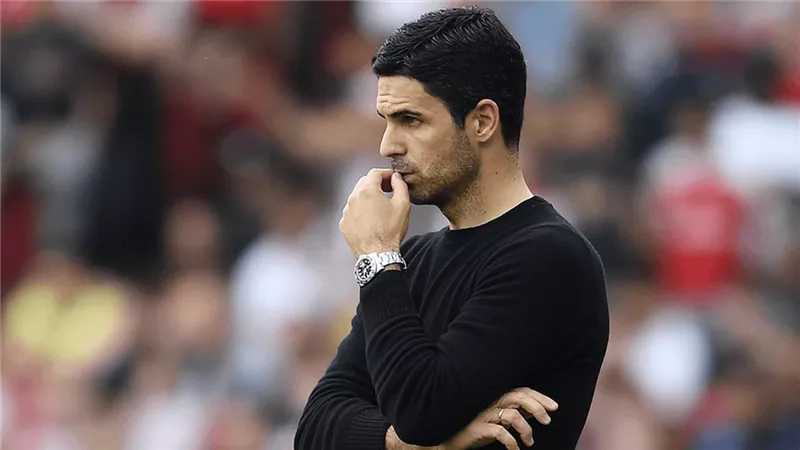 أرتيتا يعتذر بعد تلاشي حلم أرسنال في التتويج بلقب الدوري