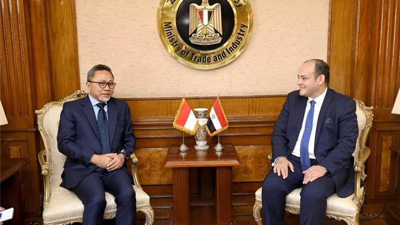 الصناعة:توقيع اتفاق لإنشاء لجنة تجارية مشتركة مع اندونيسيا لتذليل العقبات