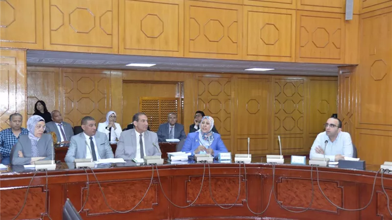 نائب محافظ الإسماعيلية يتابع المنظومة المالية والإدارية