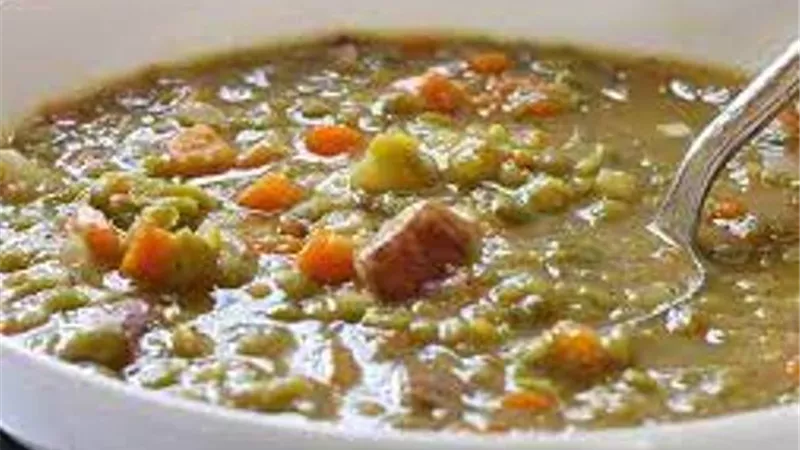 صحية ولذيذة..طريقة عمل شوربة البازلاء والجزر