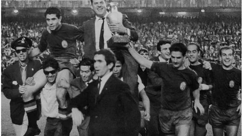 وفاة نجم برشلونة ومنتخب إسبانيا السابق عن عمر 86 عاما