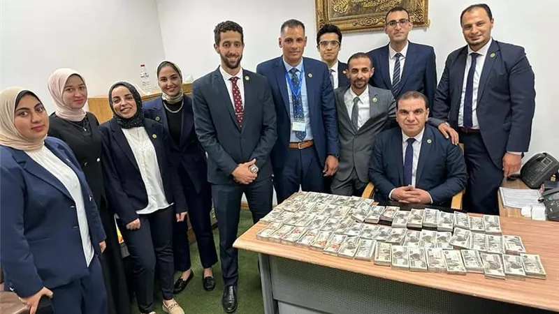 جمارك مطار برج العرب الدولي تضبط تهريب كمية من النقد المصري