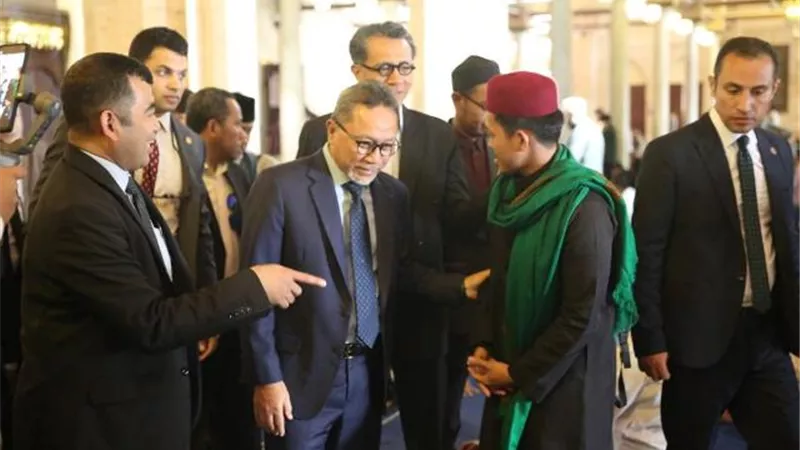 ذو الكفل حسن يزور الجامع الأزهر ويستمع لشرح مفصل عن تاريخ الجامع