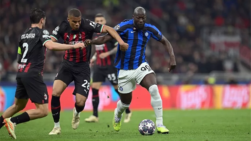 موعد والقناة الناقلة لمباراة ميلان وإنتر بدوري أبطال أوروبا