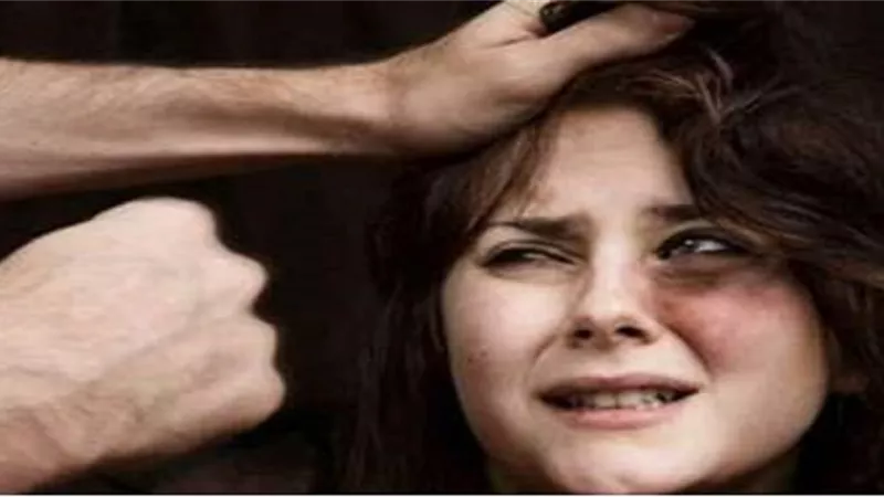 عاطل يشرع فى قتل زوجتة بالجيزة